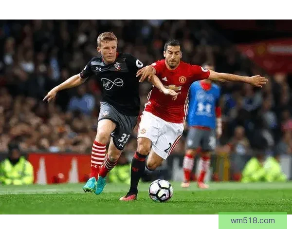 从双线第十四到单线第六曼联赛季表现对比与反思成绩变化背后的意义